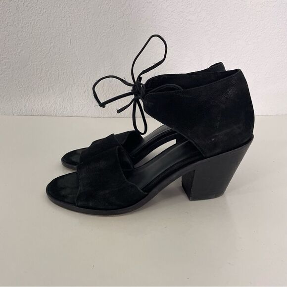 Eileen Fisher Black Leather & Suede Open Toe Low Heels - Picture 1 of 9